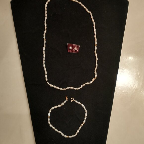 MATCHING 3 PIECE FRESHWATER PEARLS WITH GOLD ACCENT, BRACLET, NECKLACE EARRINGS - Picture 12 of 16